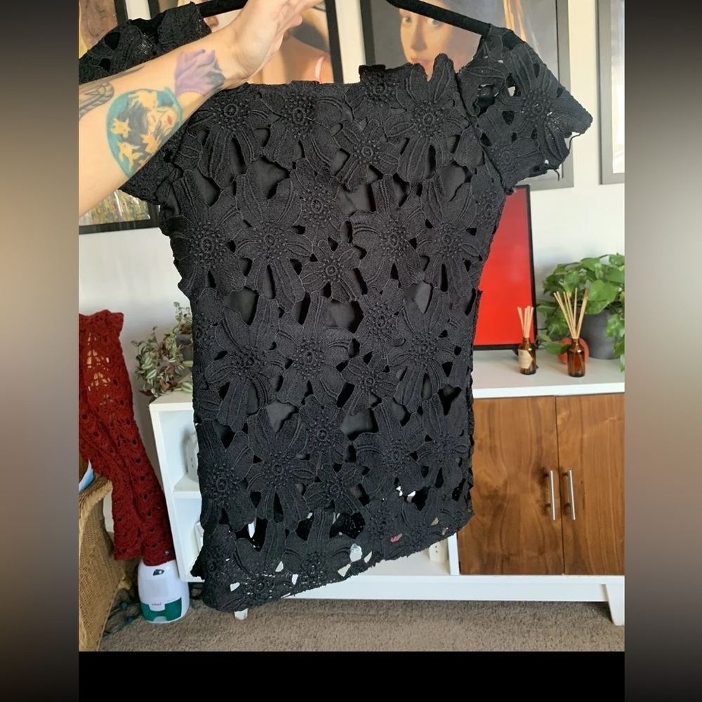 dygarni California  Flower Laced Top. Super cute neckline for a tiny figure.